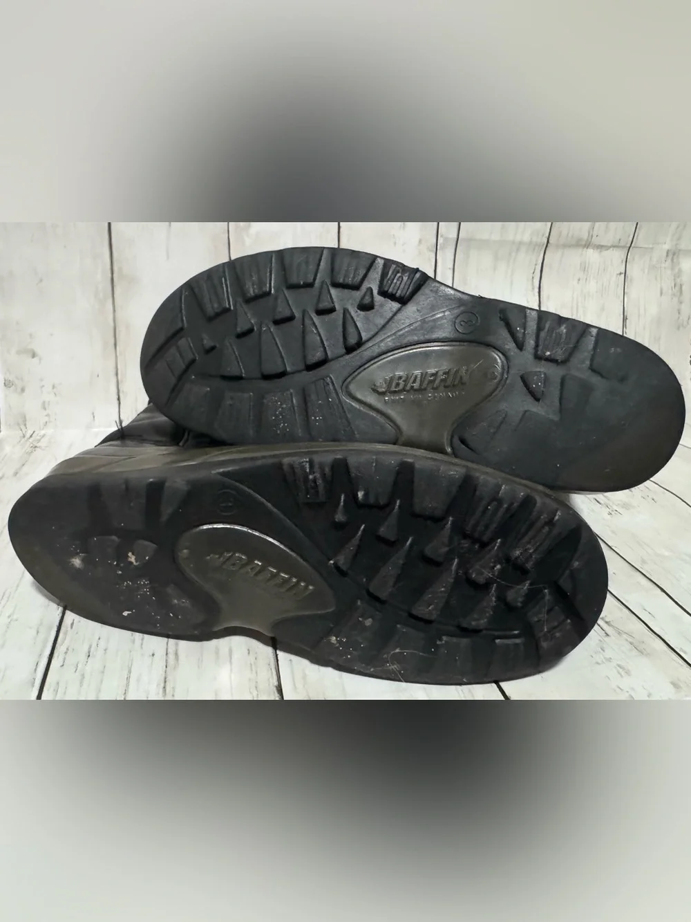 Baffin Gray and Black Cold-Weather Snow Boots